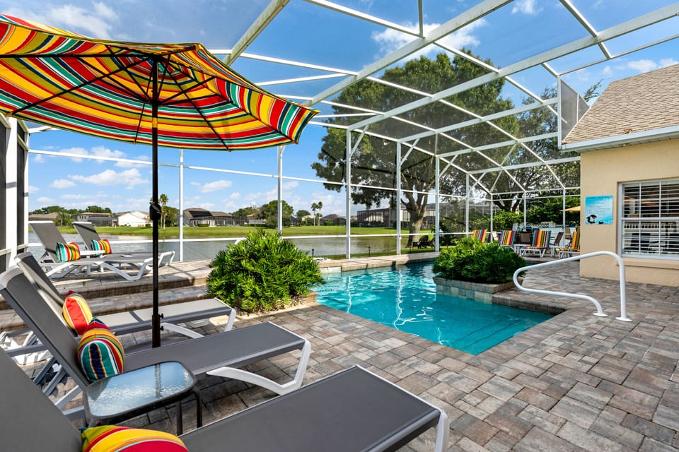 Lake Sunrise pool with view!