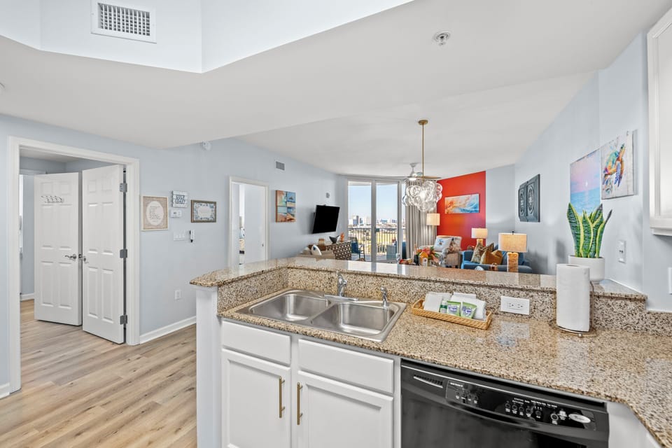 Beautiful updated kitchen, granite countertops