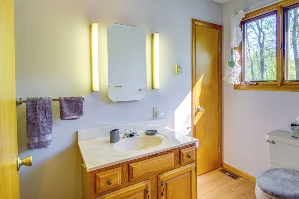 Full Bathroom | Complimentary Toiletries | Hair Dryer | Towels Provided