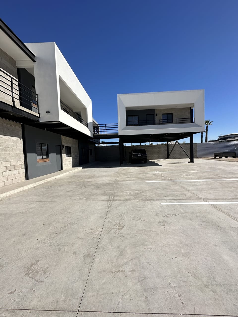 Spacious parking