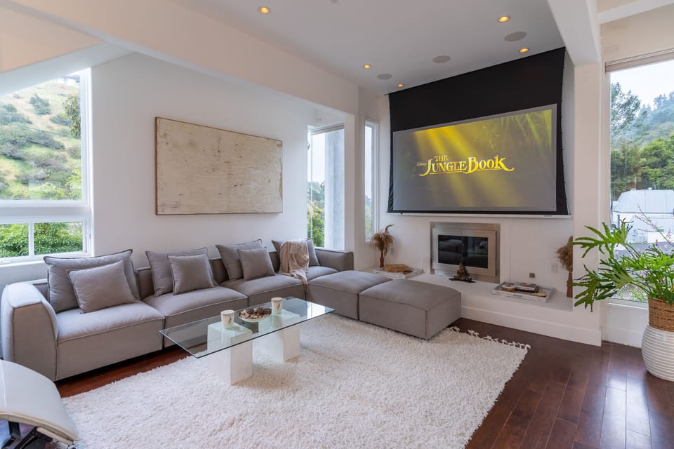 Theatre set-up with the press of one button!