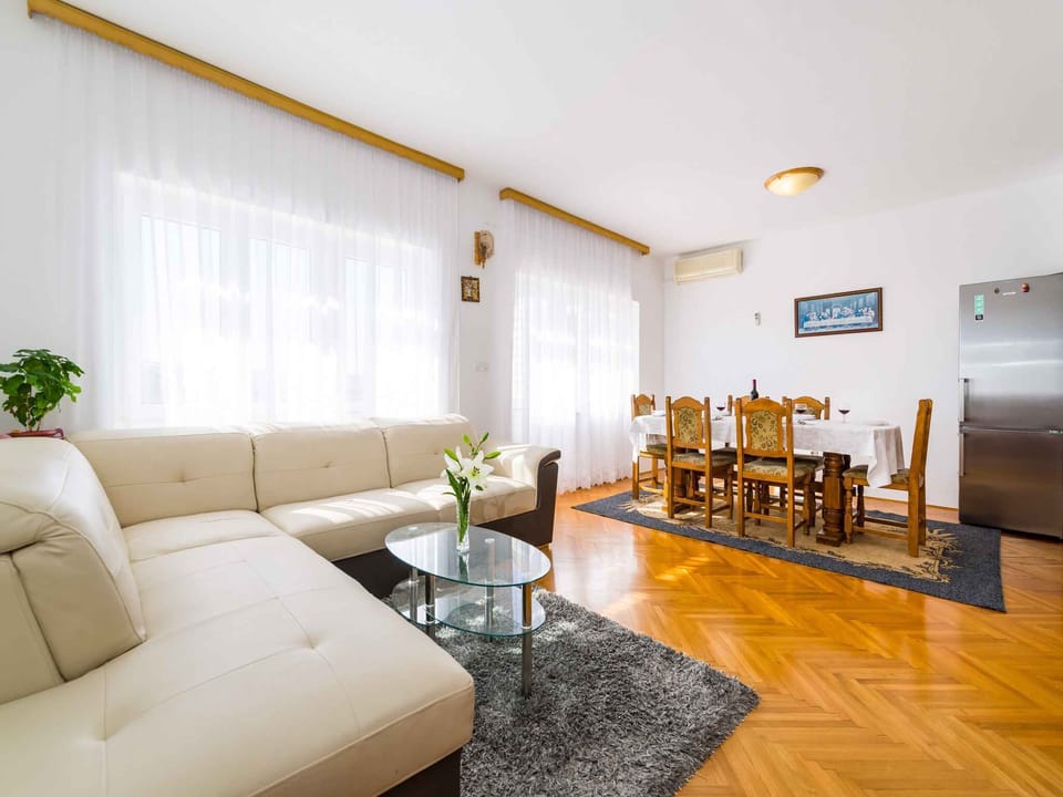 living/bedroom