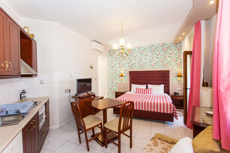 Studio, Sea View | In-room safe, blackout drapes, soundproofing, free cribs/infant beds