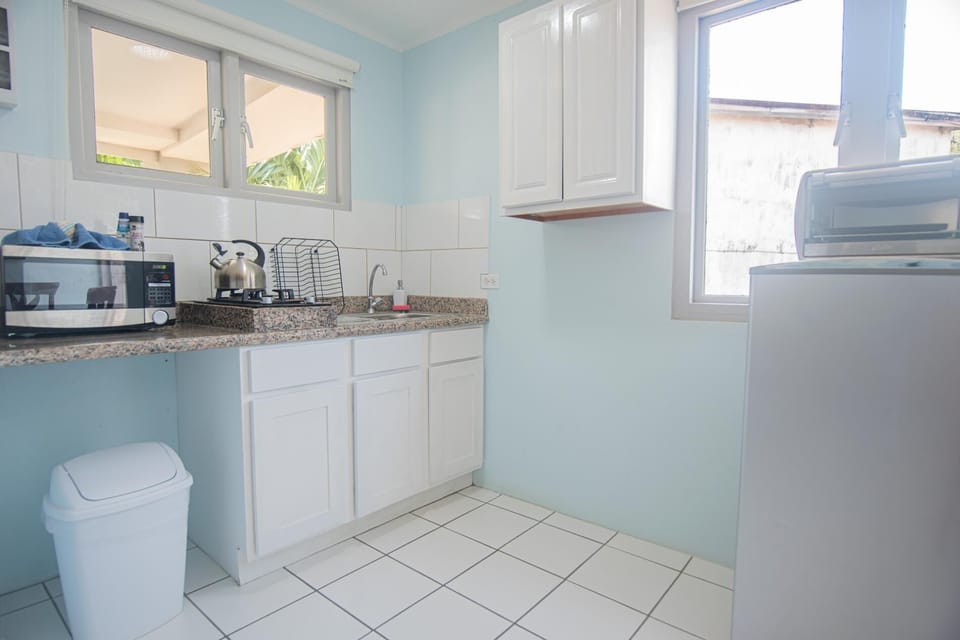 Cozy, Central & Quiet ~ Close to the Beach ~ Pool! (10959)