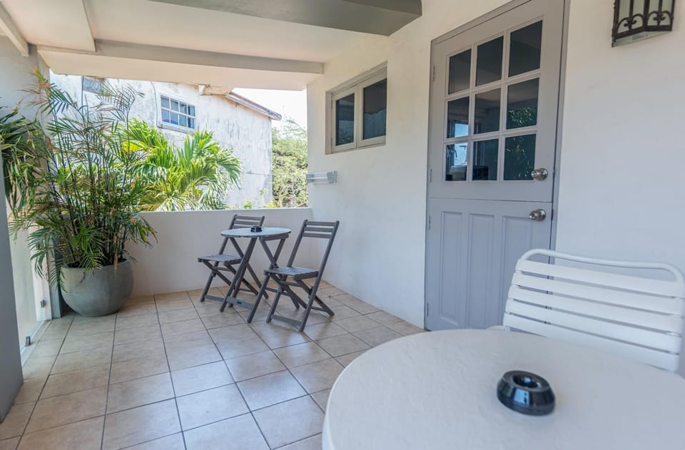 Cozy, Central & Quiet ~ Close to the Beach ~ Pool! (10957)