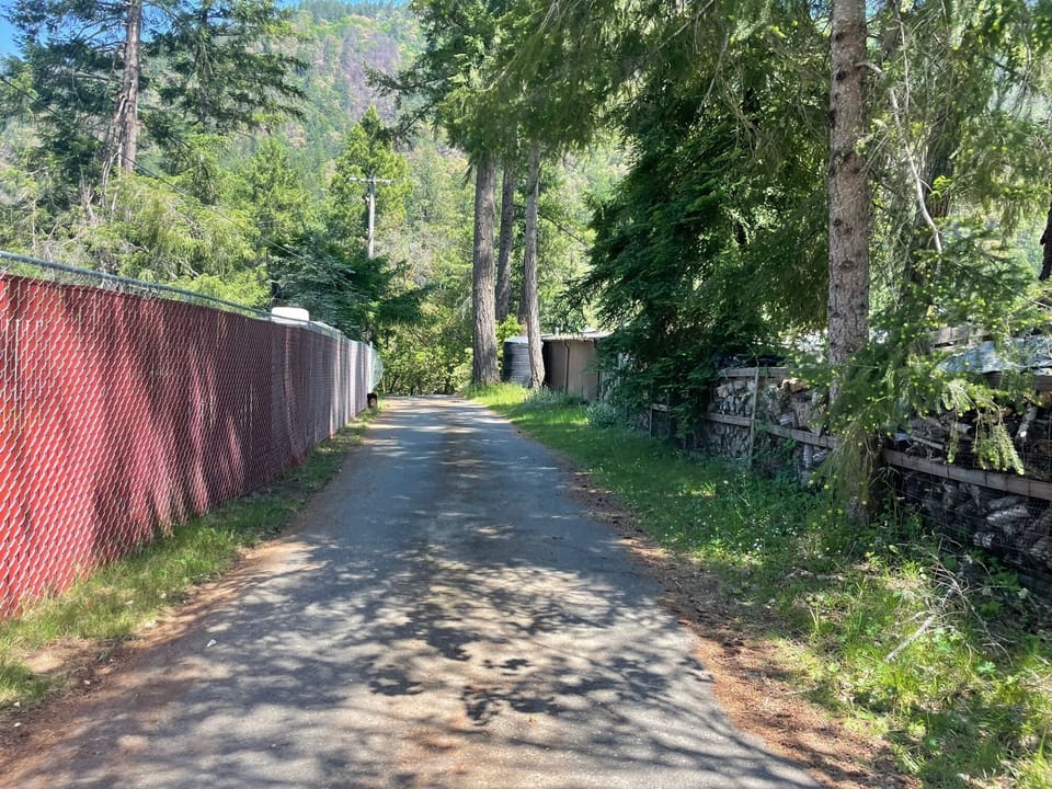 Trail To River - Easement Over Neighbors Property - Please Be Respectful