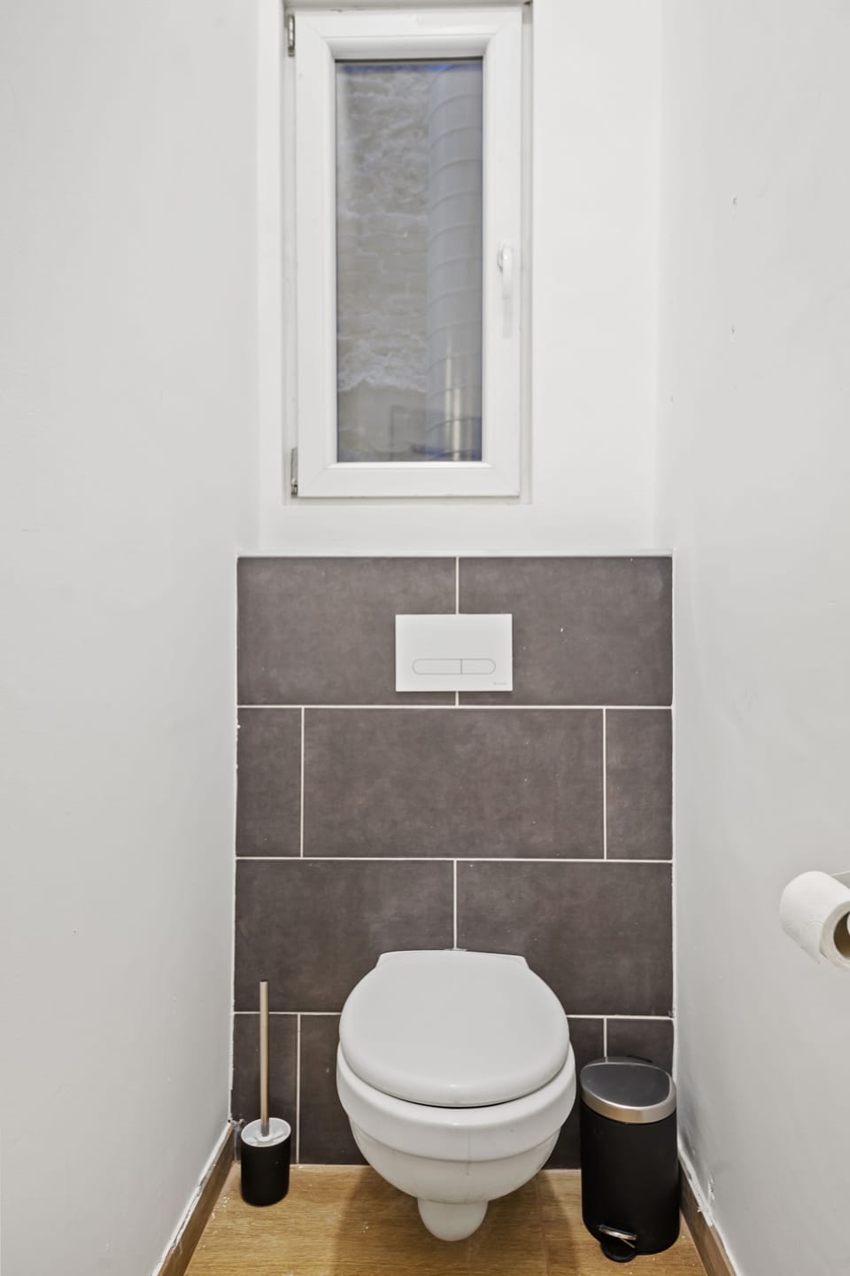 Deluxe Suite | Bathroom | Bathtub, hair dryer, towels, soap
