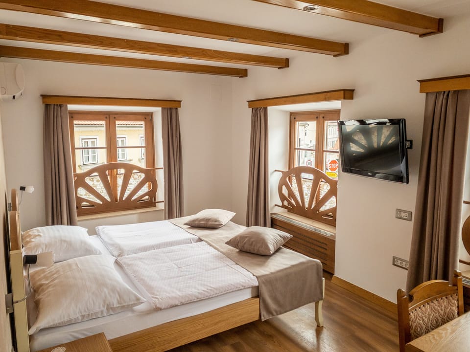 Standard Double or Twin Room, City View, Corner | Memory foam beds, individually decorated, individually furnished