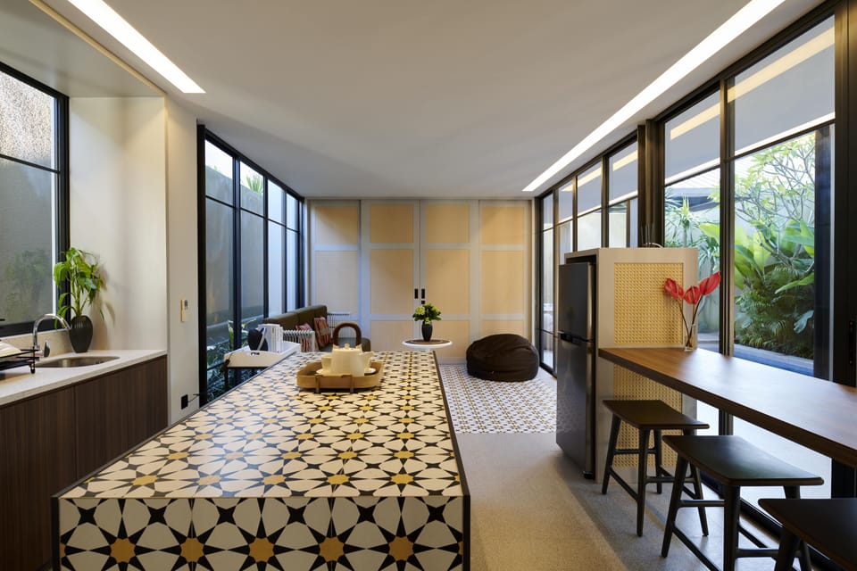 Family Villa | Private kitchen | Microwave, cookware/dishes/utensils
