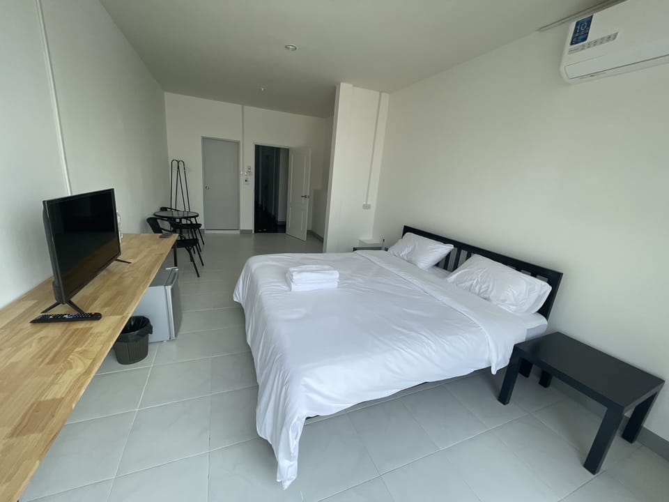 Room | Free WiFi