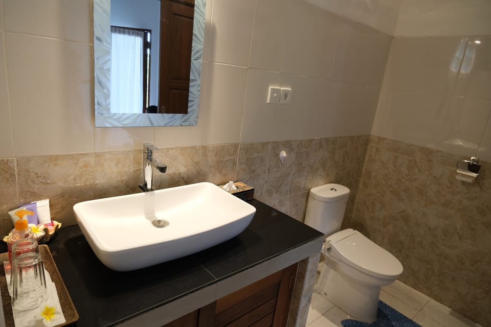 Standard Room | Bathroom