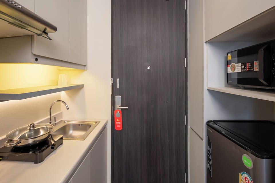 Family Double or Twin Room | In-room safe, desk, WiFi (free), bed sheets