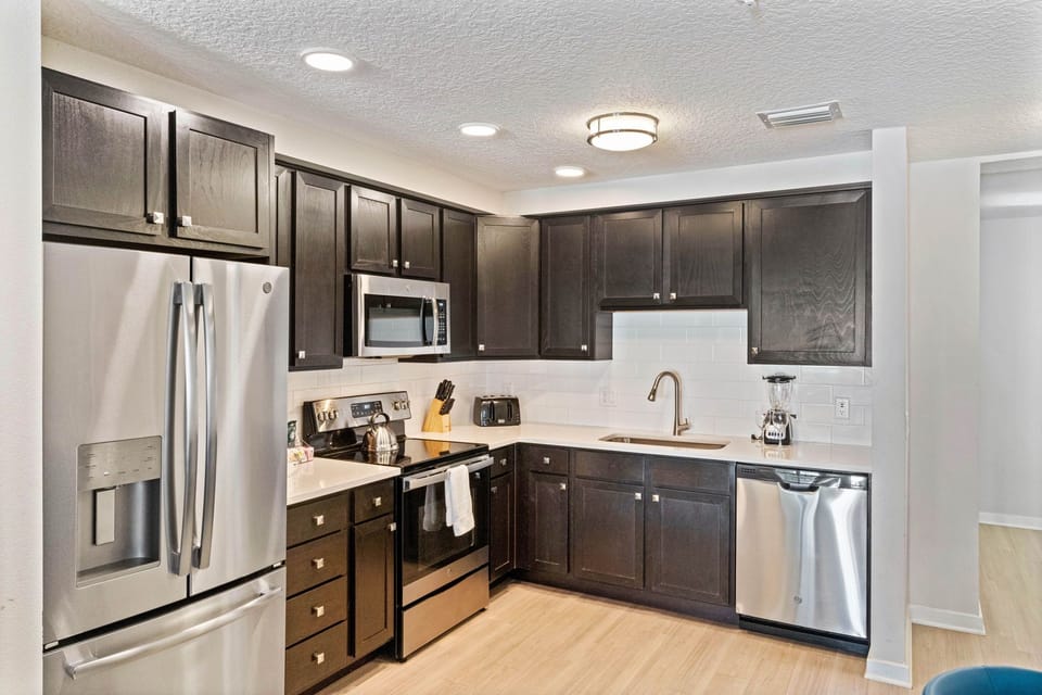 Gourmet Retreat: Unleash your culinary creativity in our fully-equipped kitchen, a gourmet haven for cooking enthusiasts