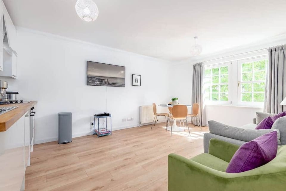 Spacious living room at 6 Abbey Street