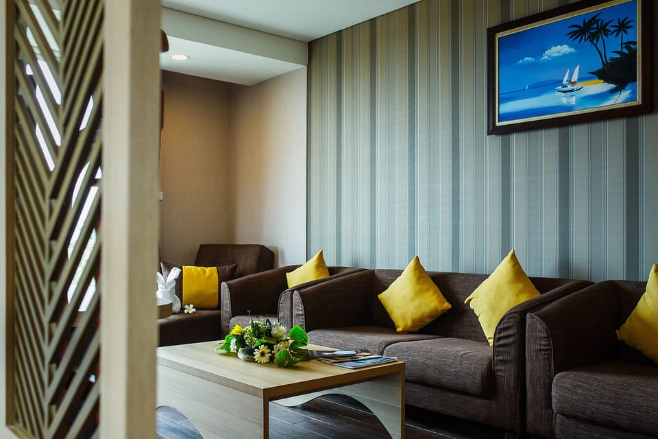 Grand Suite | Living room | LCD TV