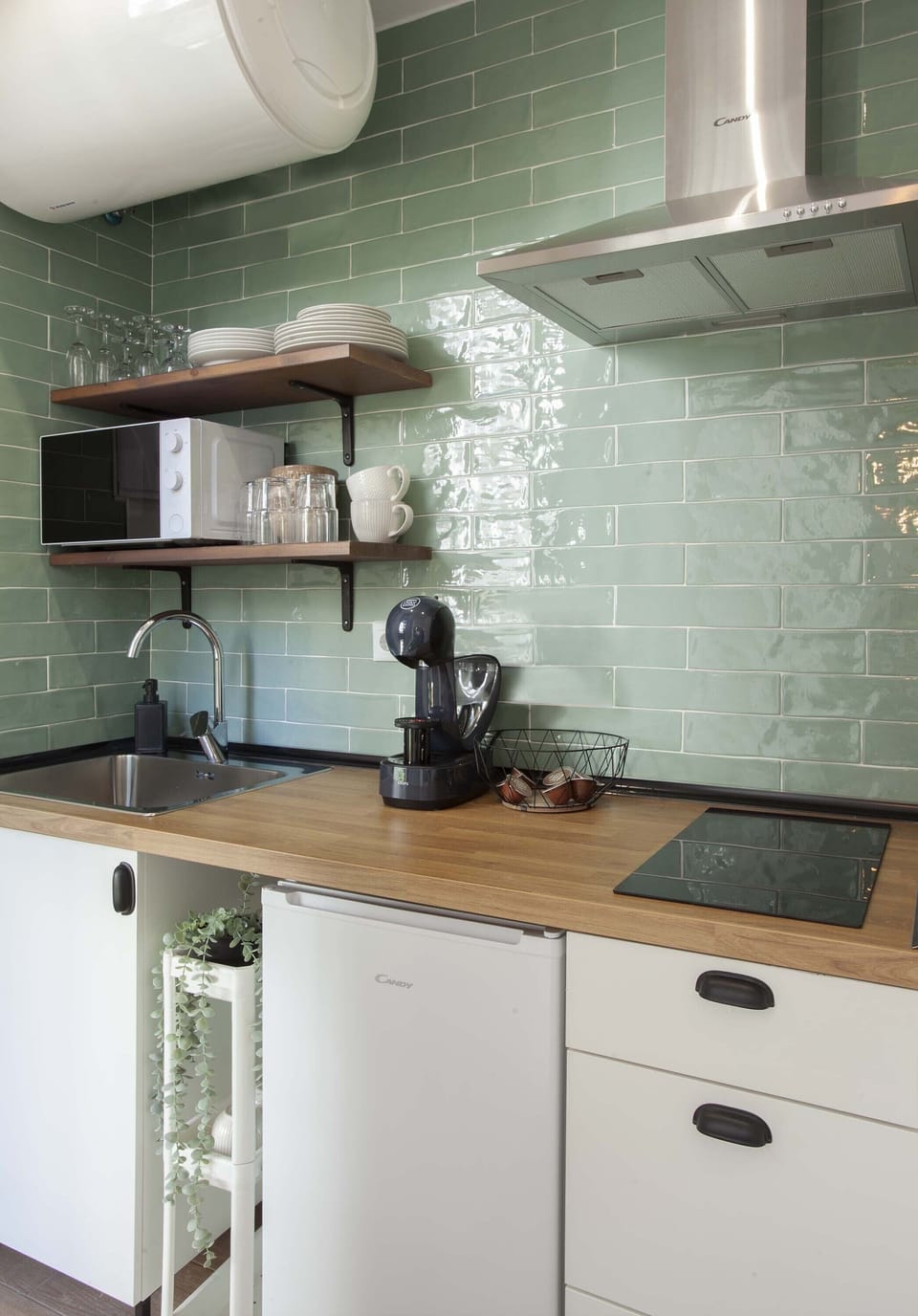 Kitchenette with everything for easy cooking