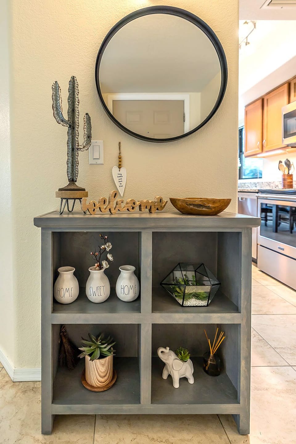 Welcome to Ventana Getaway! Your perfect retreat awaits, offering stunning views and a cozy atmosphere for a memorable stay. Enjoy the beauty of the desert and all the comforts of home!