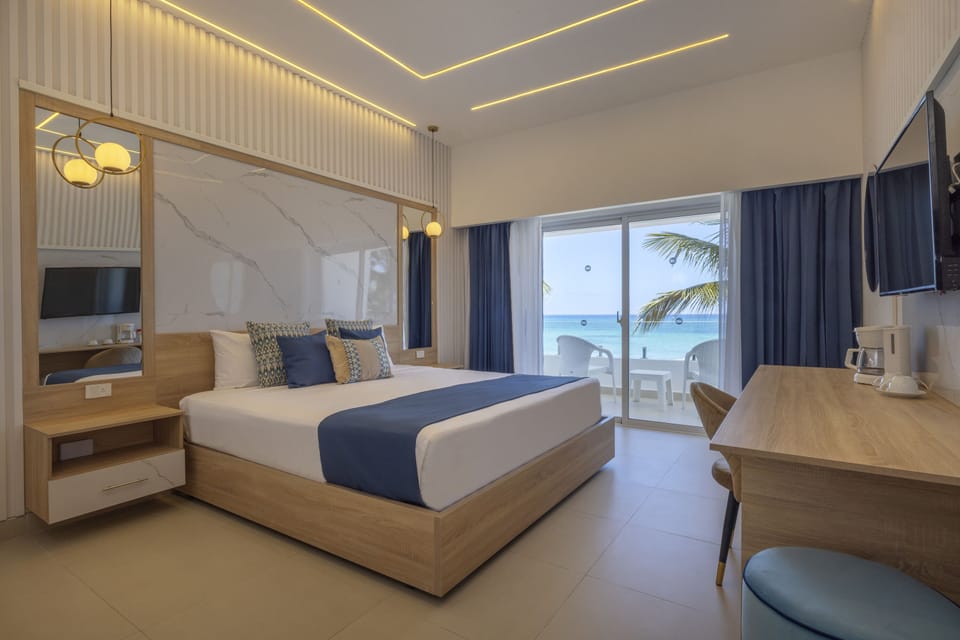 Standard Double Room, Sea View | In-room safe, desk, laptop workspace, blackout drapes