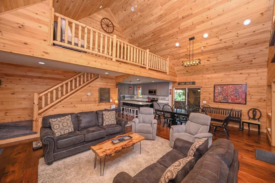 Main Level- Extra bench seatings and slider next to kitchen leads to the screened in porch. 