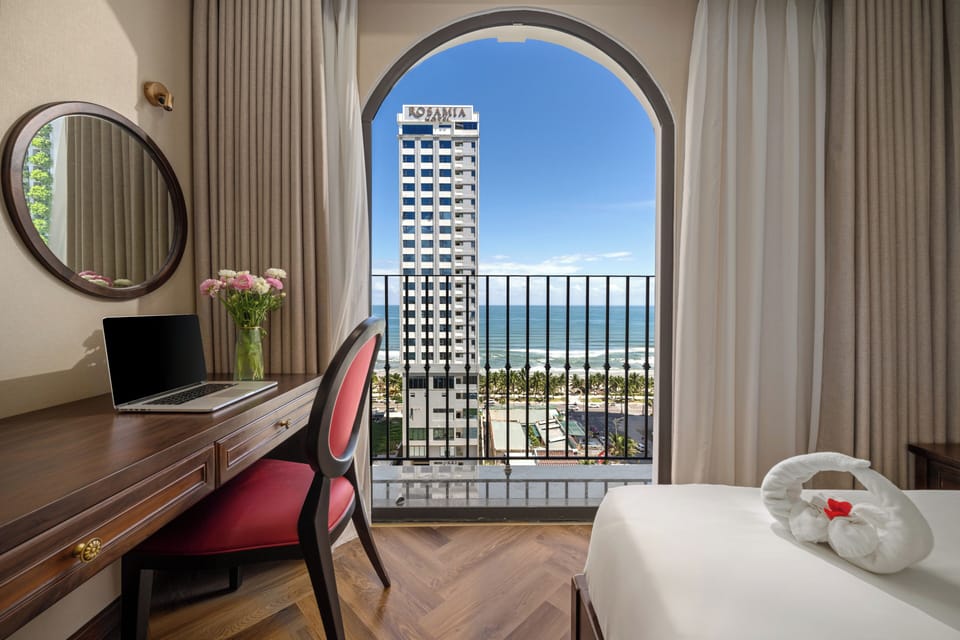 Premium bedding, pillowtop beds, minibar, in-room safe