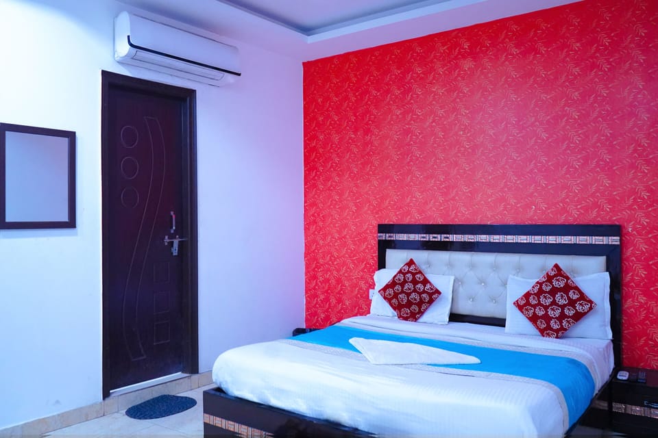 Soundproofing, free WiFi, bed sheets