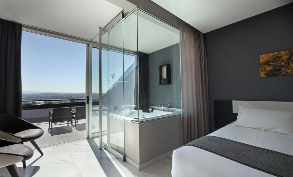 Luxury Room, Jetted Tub | Premium bedding, pillowtop beds, minibar, in-room safe