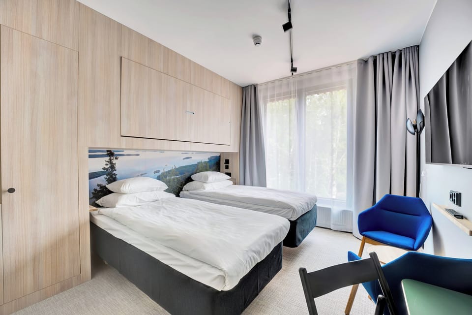Standard Twin Room (Extra bed possible) | Laptop workspace, blackout drapes, iron/ironing board