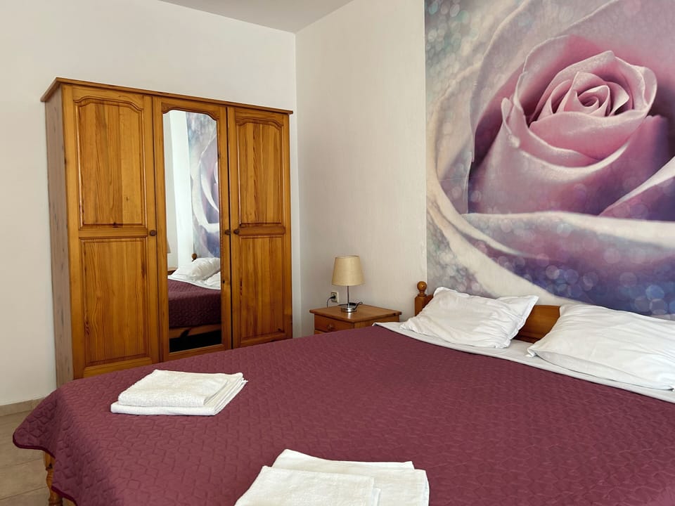 Panoramic Apartment, 1 Bedroom, Non Smoking, Sea View | Free WiFi, bed sheets