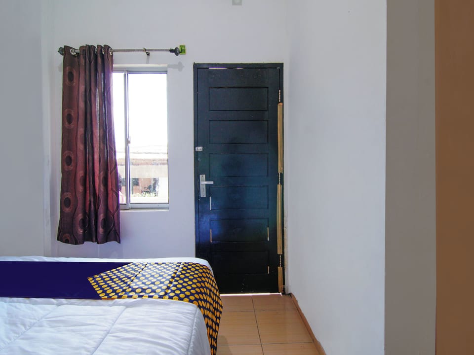 Double Room | Desk, bed sheets