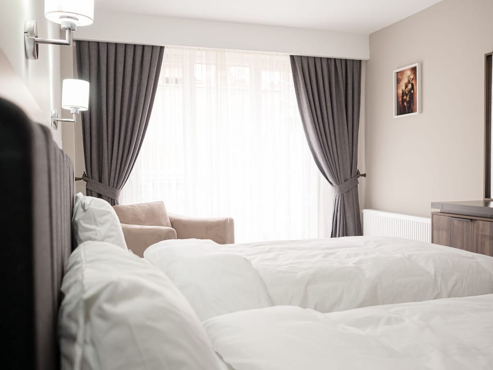 Standard Room | Minibar, laptop workspace, soundproofing, free WiFi