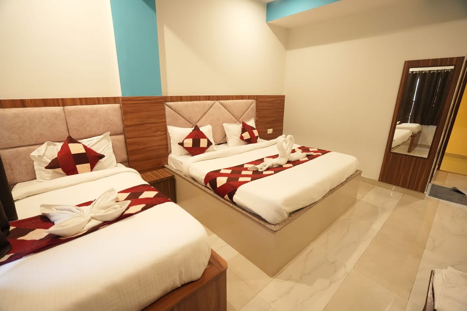 Deluxe Triple Room | Desk, soundproofing, rollaway beds, free WiFi