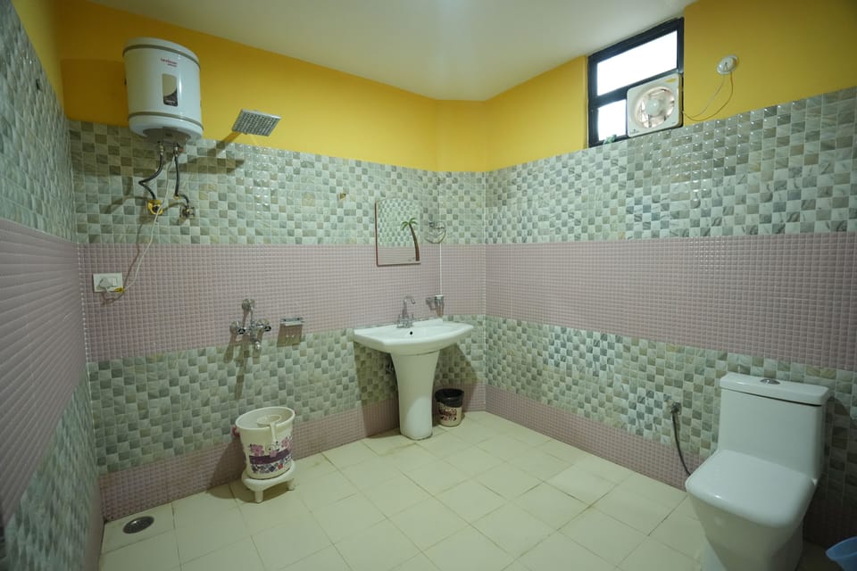 Shower, free toiletries, towels, soap