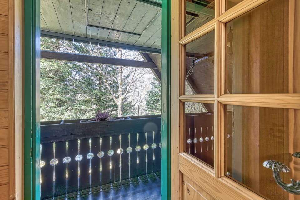Family Chalet, 1 Bedroom, Microwave (Fani's Riverside Home with Sauna &) | Interior