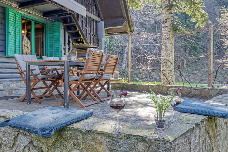 Family Chalet, 1 Bedroom, Microwave (Fani's Riverside Cottage) | Outdoor dining