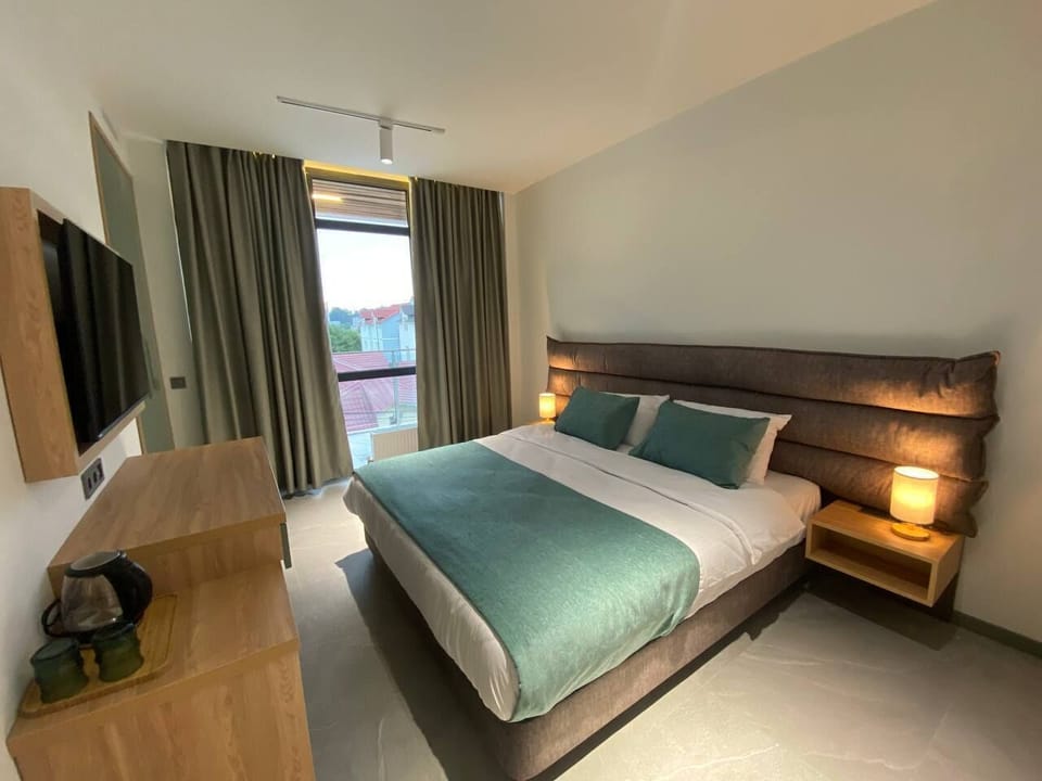 Deluxe Double Room | Premium bedding, Select Comfort beds, in-room safe