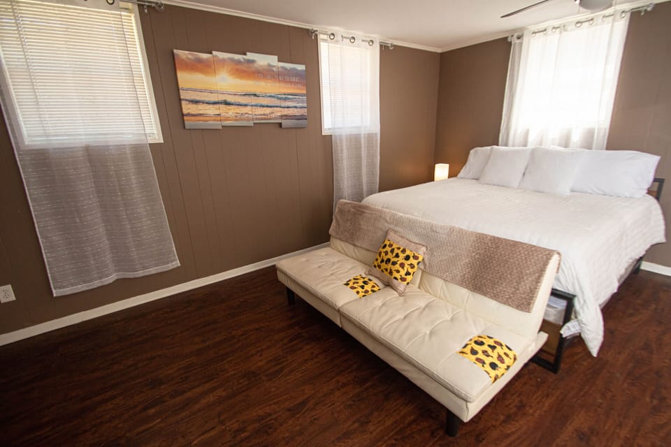 House | 4 bedrooms, free WiFi, bed sheets