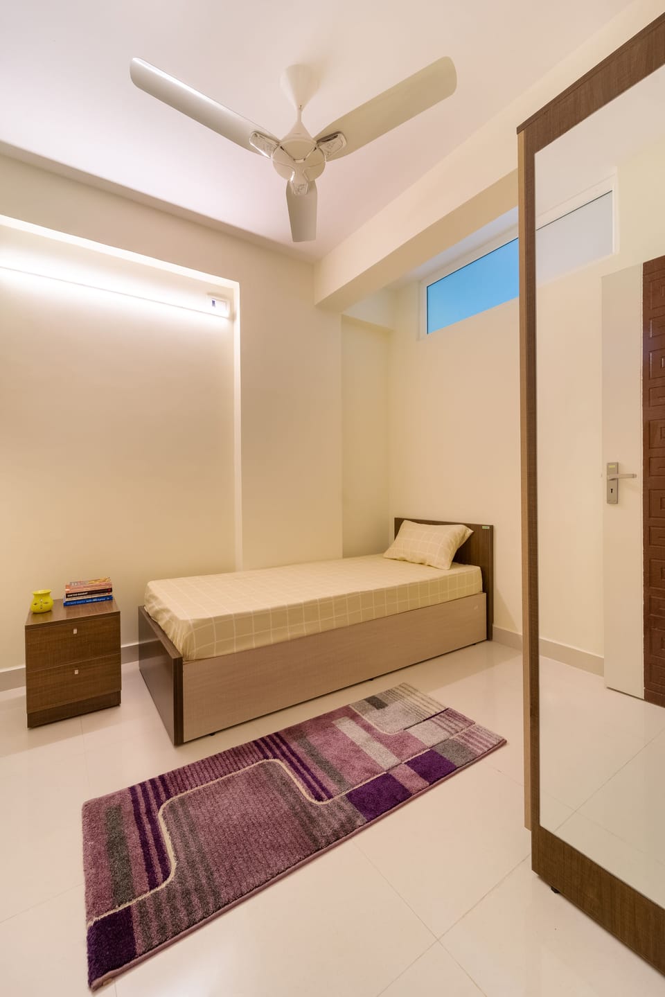 Premium Shared Dormitory, 2 Twin Beds, City View | Desk, laptop workspace, soundproofing, free WiFi