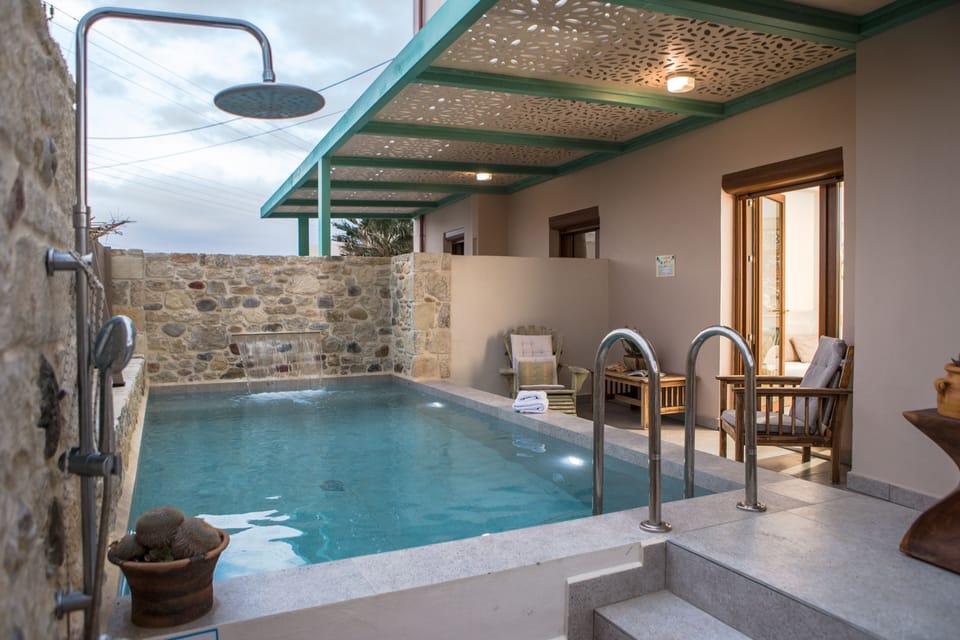 Classic Apartment | Egyptian cotton sheets, premium bedding, individually decorated