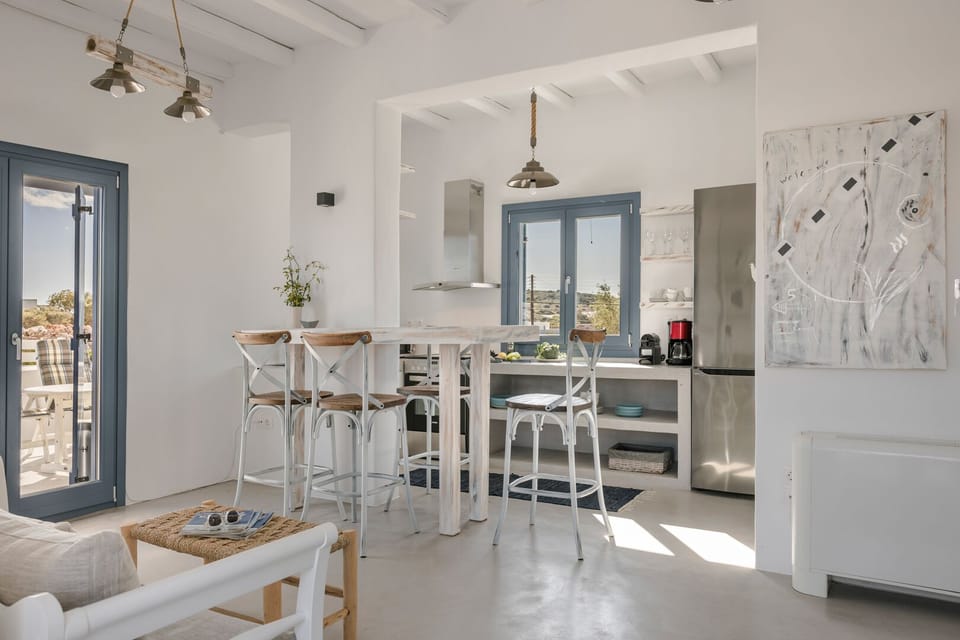 Traditional House | Private kitchen | Fridge, dishwasher, cookware/dishes/utensils