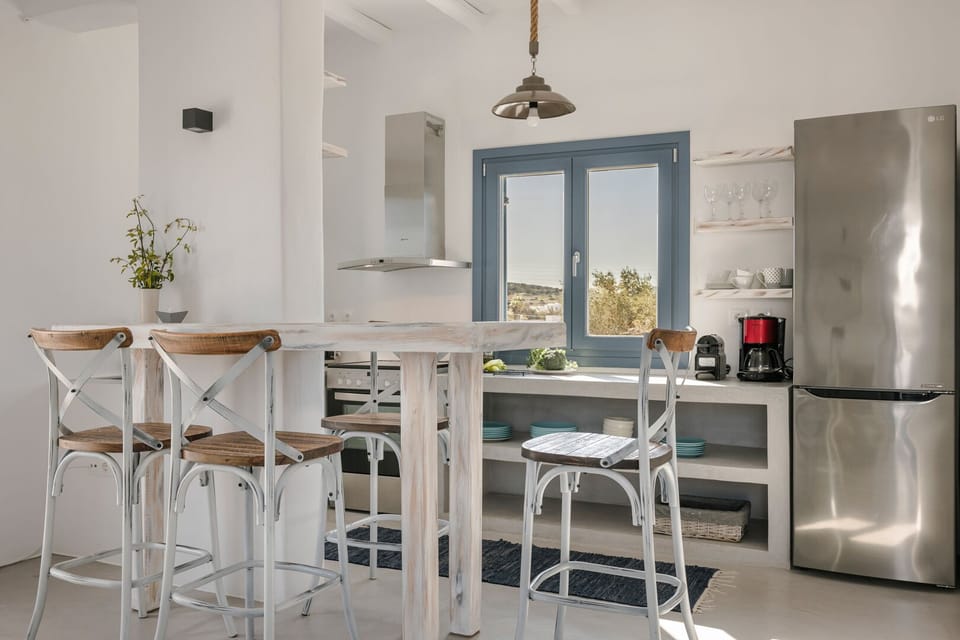 Traditional House | Private kitchen | Fridge, dishwasher, cookware/dishes/utensils