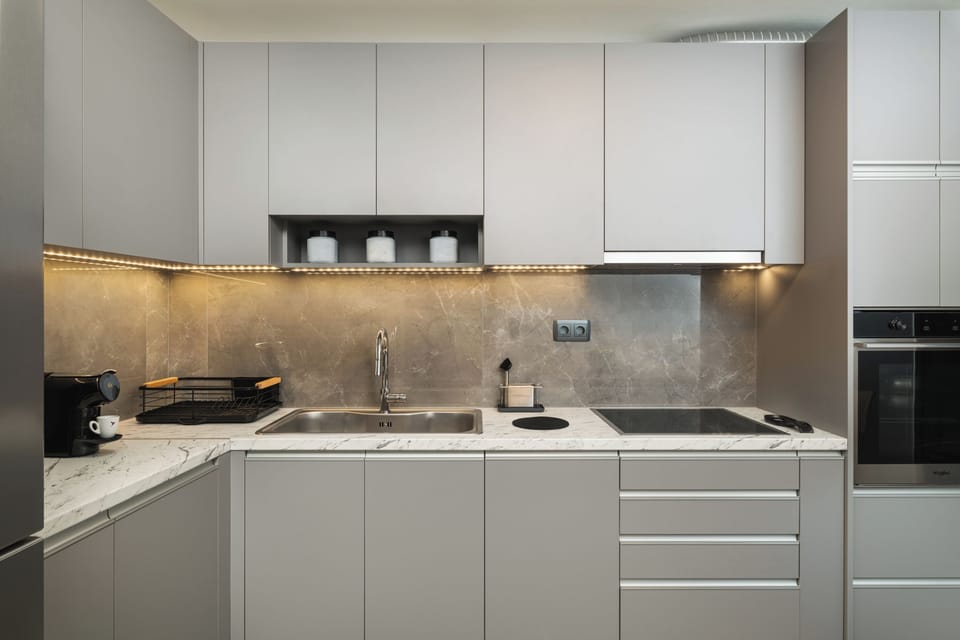 Deluxe House | Private kitchen | Highchair