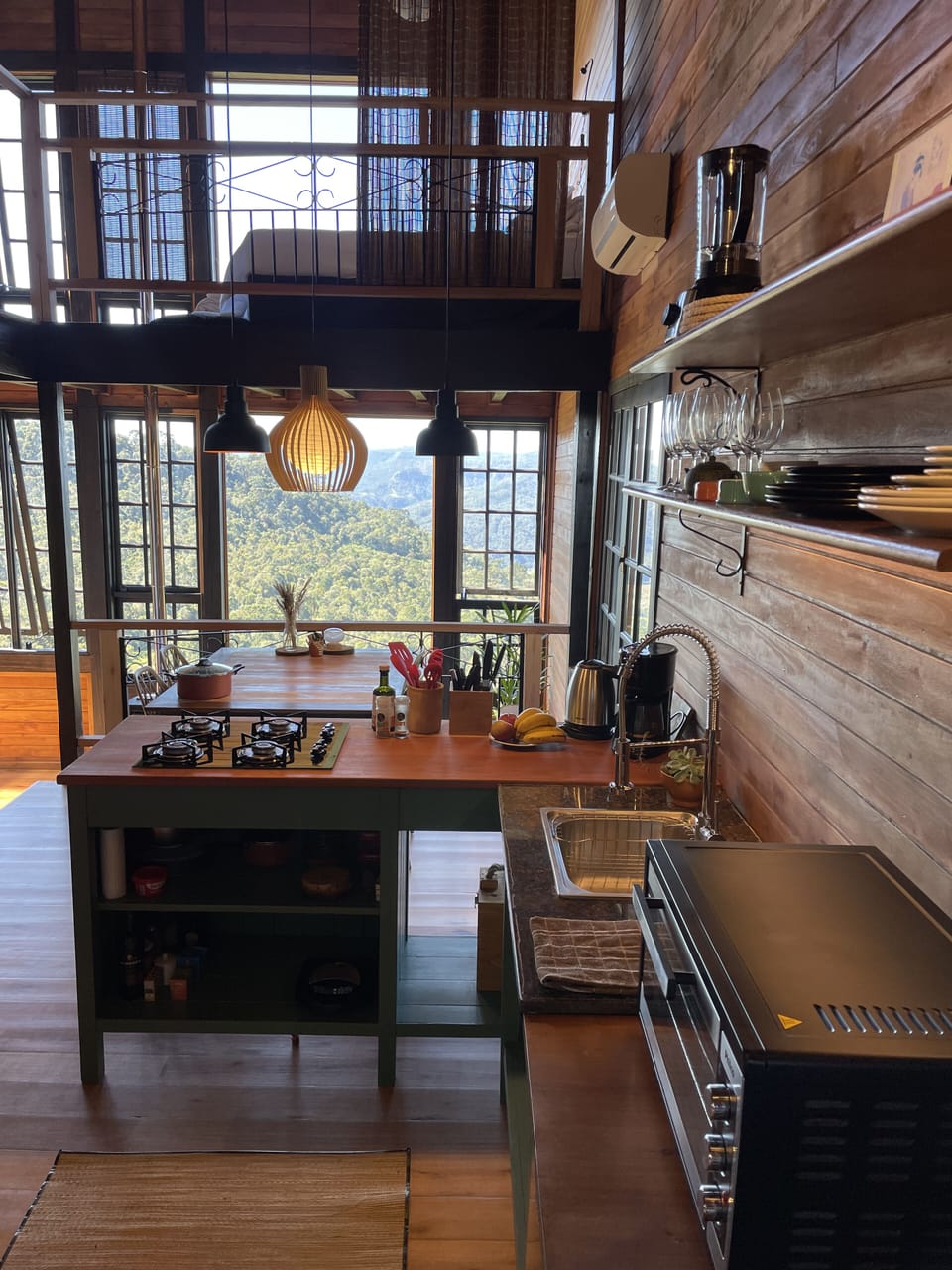 Superior Cabin | Private kitchen | Electric kettle, blender, toaster oven, cookware/dishes/utensils