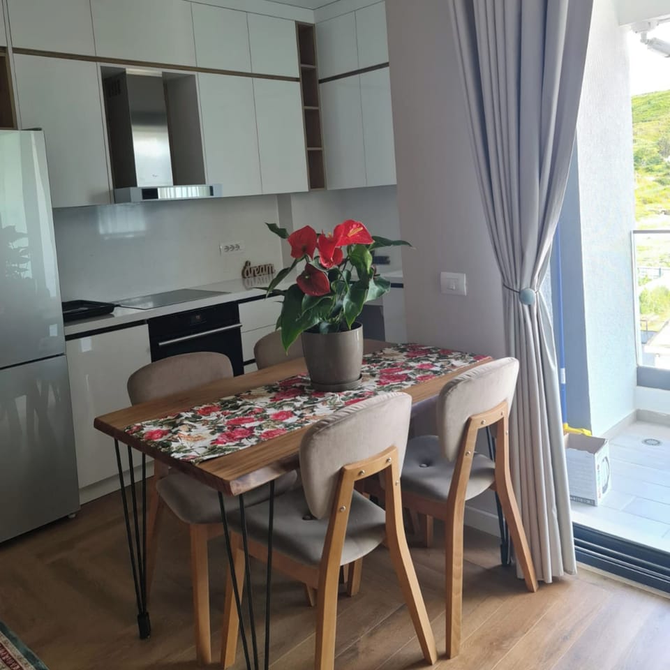 Apartment, 1 Bedroom | Hypo-allergenic bedding, minibar, desk, soundproofing