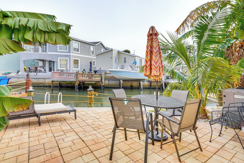 Waterfront Deck | Gas & Charcoal Grills
