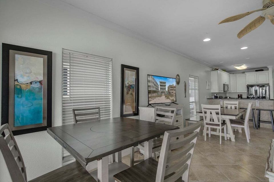41 web or mls 1373 w beach blvd