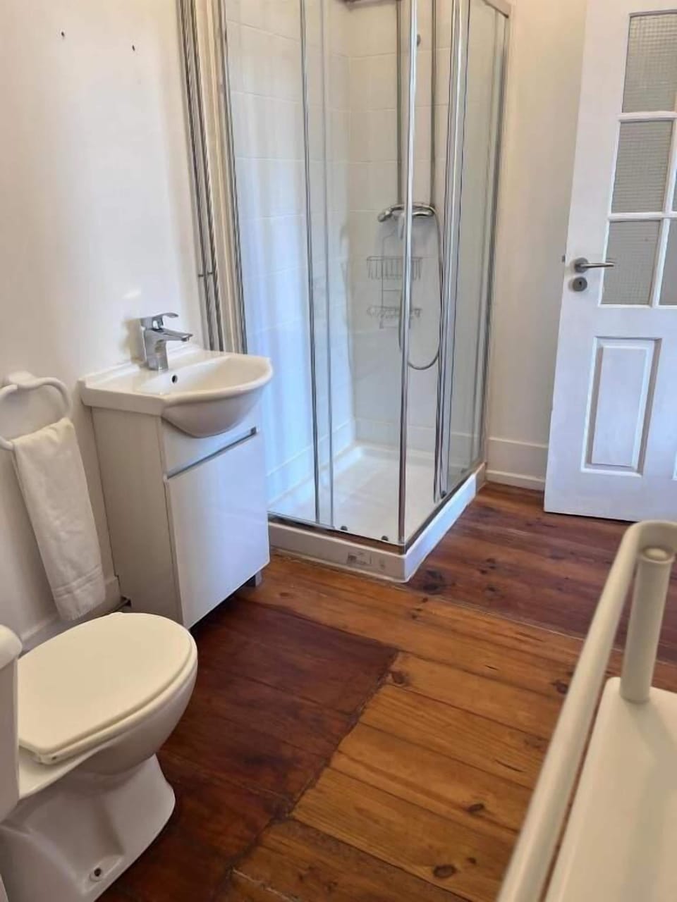 Deluxe Apartment, Balcony, City View | Bathroom | Shower, hair dryer, towels, soap