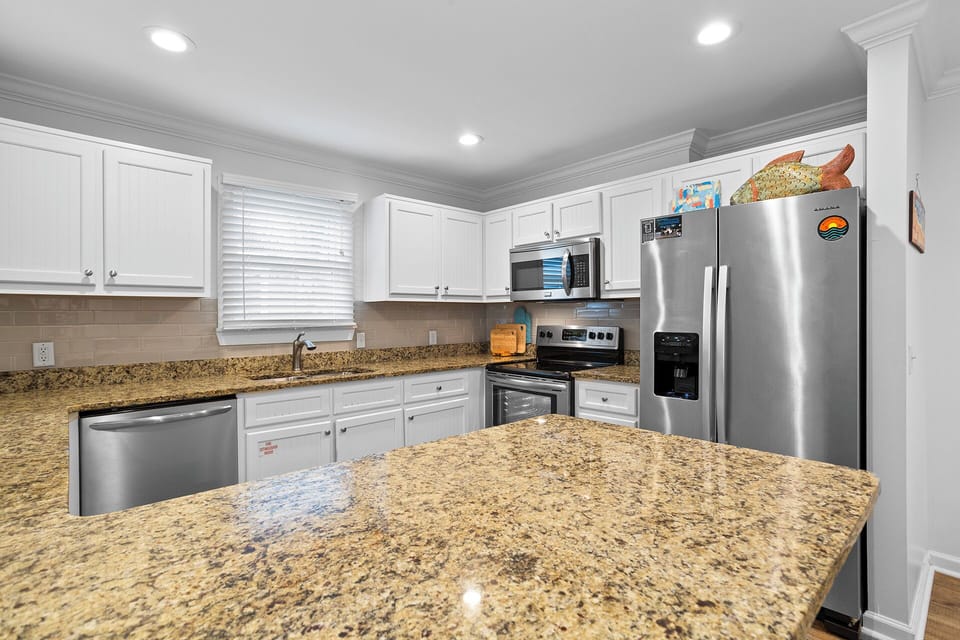 Gulfstrand Down Kitchen