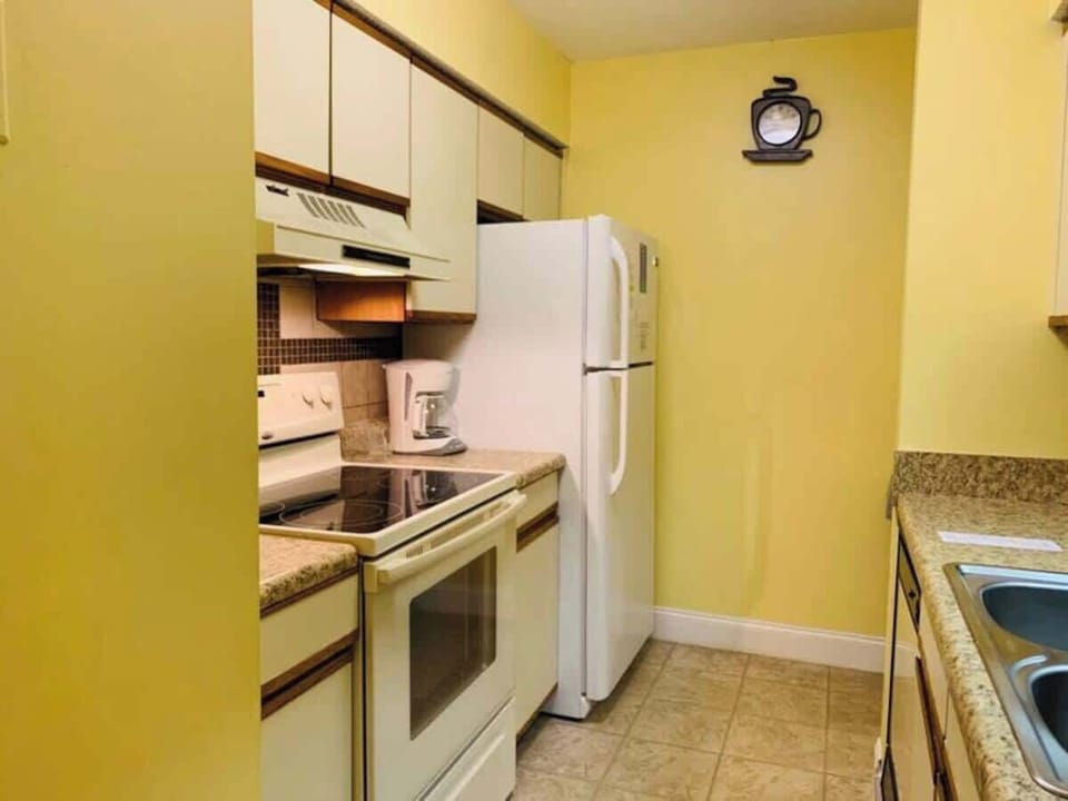 Well equipped kitchen for meal preparation