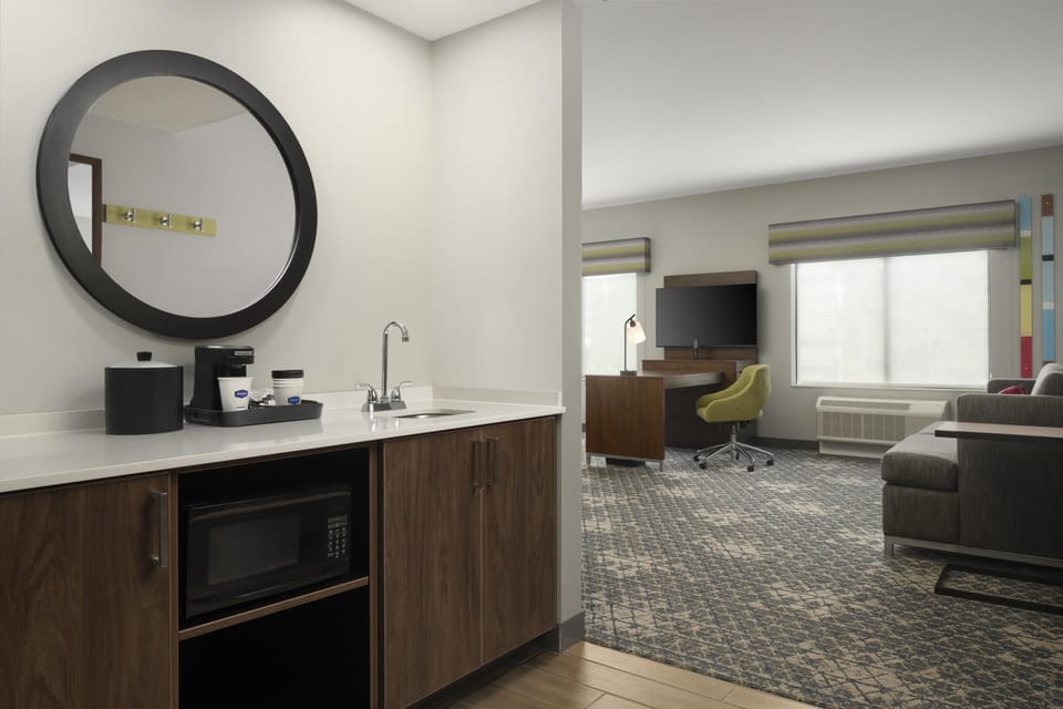 Studio, Multiple Beds, Refrigerator & Microwave | Minibar