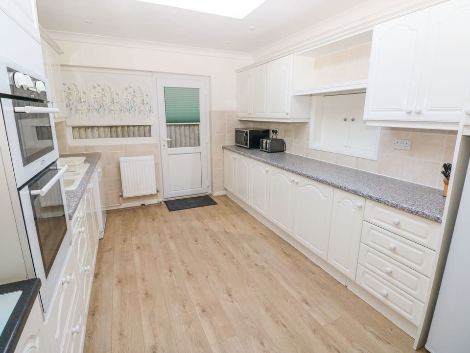 Fridge, dishwasher, electric kettle, toaster
